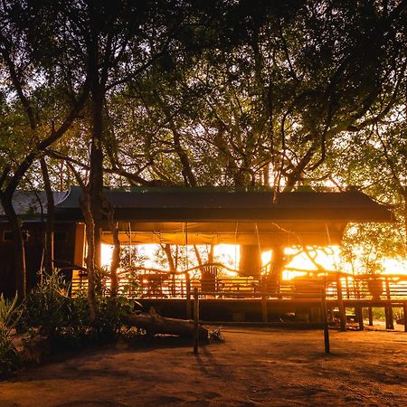 Askiesbos - Samochima Bush Camp Shakawe 외부 사진