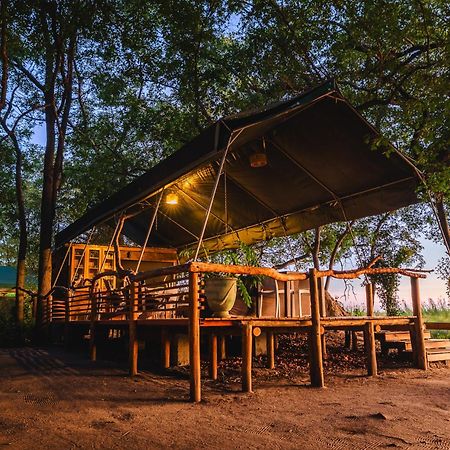 Askiesbos - Samochima Bush Camp Shakawe 외부 사진