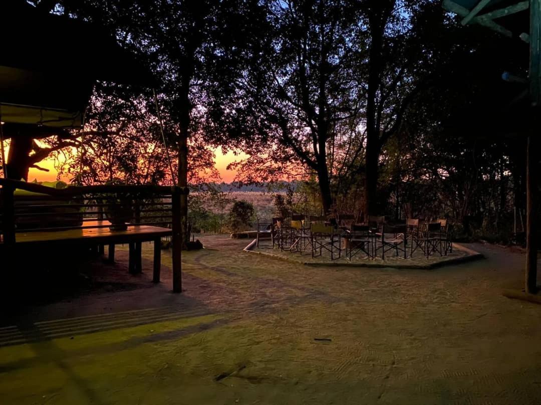 Askiesbos - Samochima Bush Camp Shakawe 외부 사진