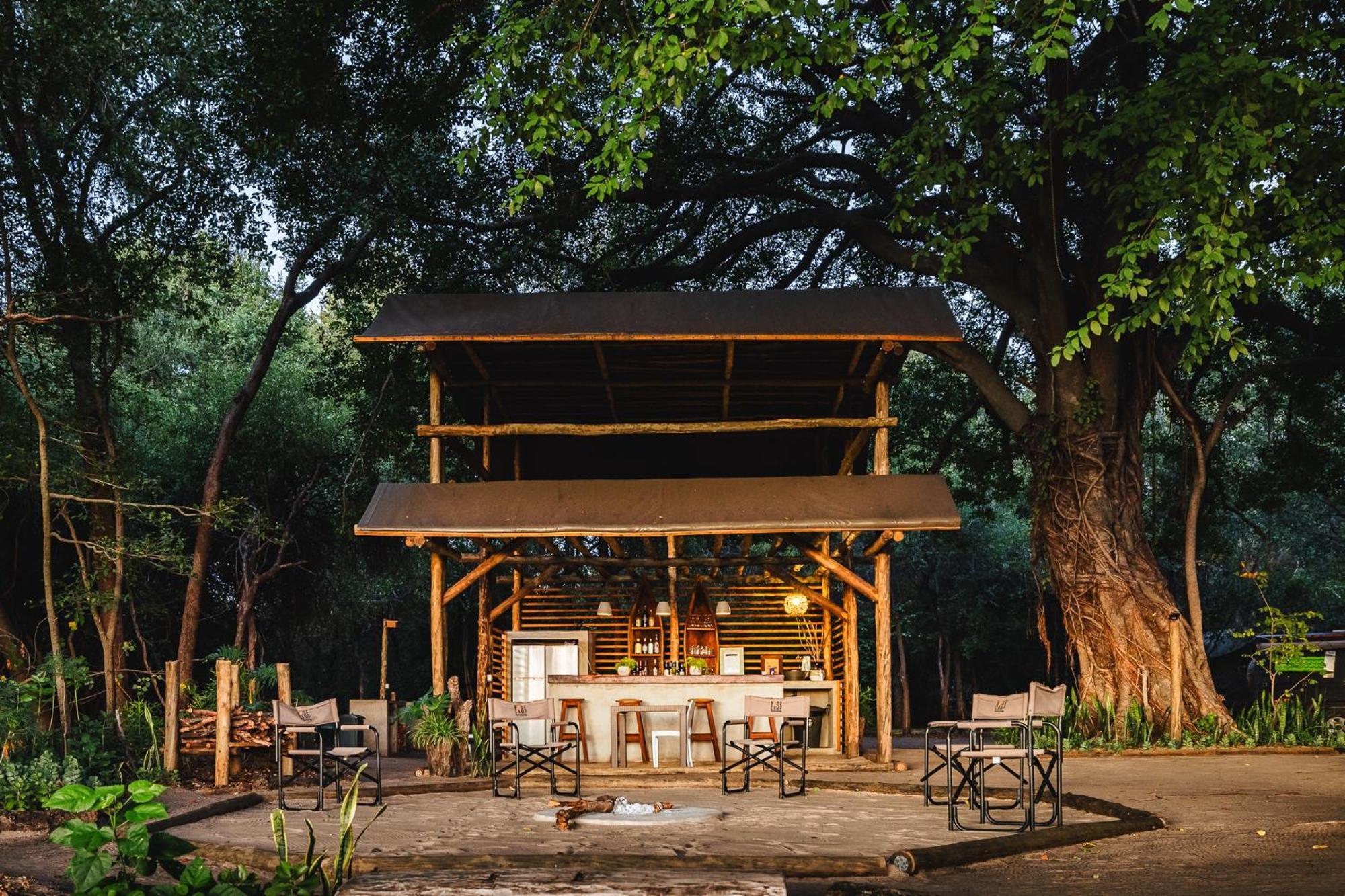 Askiesbos - Samochima Bush Camp Shakawe 외부 사진